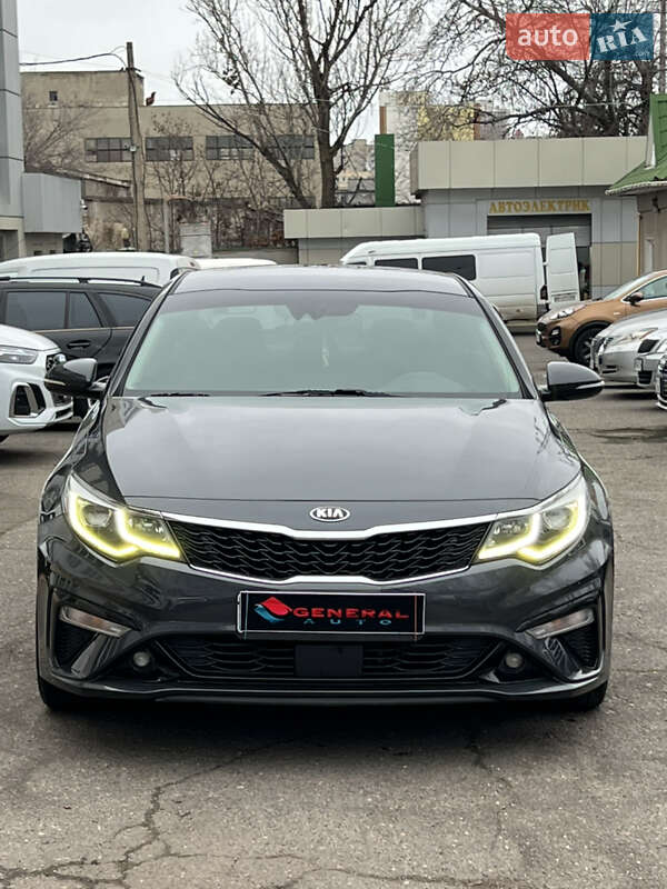 Седан Kia Optima 2018 в Одессе