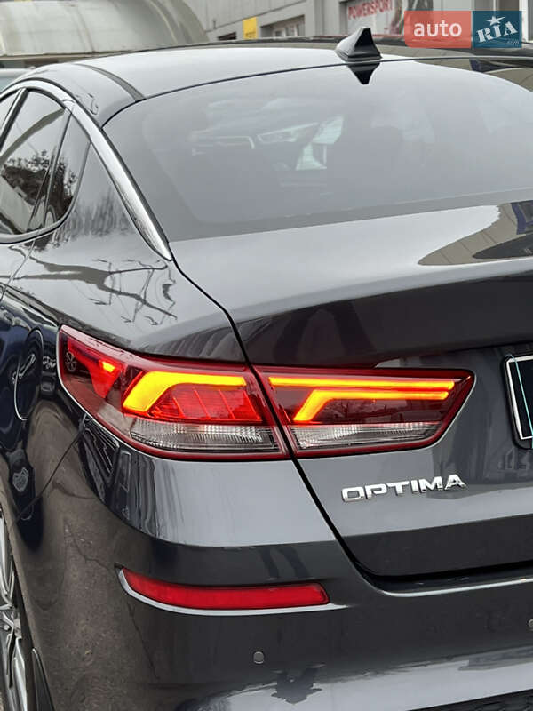 Седан Kia Optima 2018 в Одессе