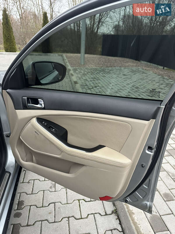 Седан Kia Optima 2014 в Хмельницькому