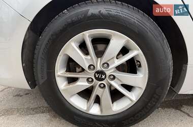 Седан Kia Optima 2016 в Дніпрі