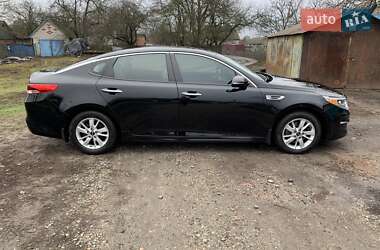 Седан Kia Optima 2017 в Гадяче