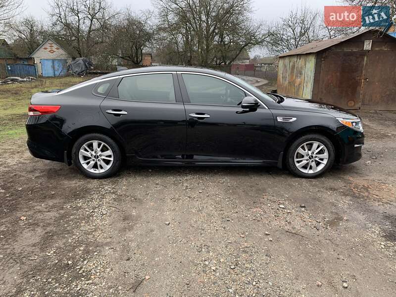 Седан Kia Optima 2017 в Гадяче