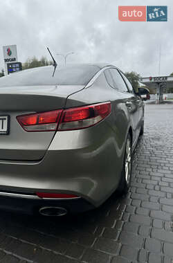 Седан Kia Optima 2016 в Обухове