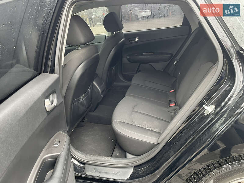 Седан Kia Optima 2016 в Василькові