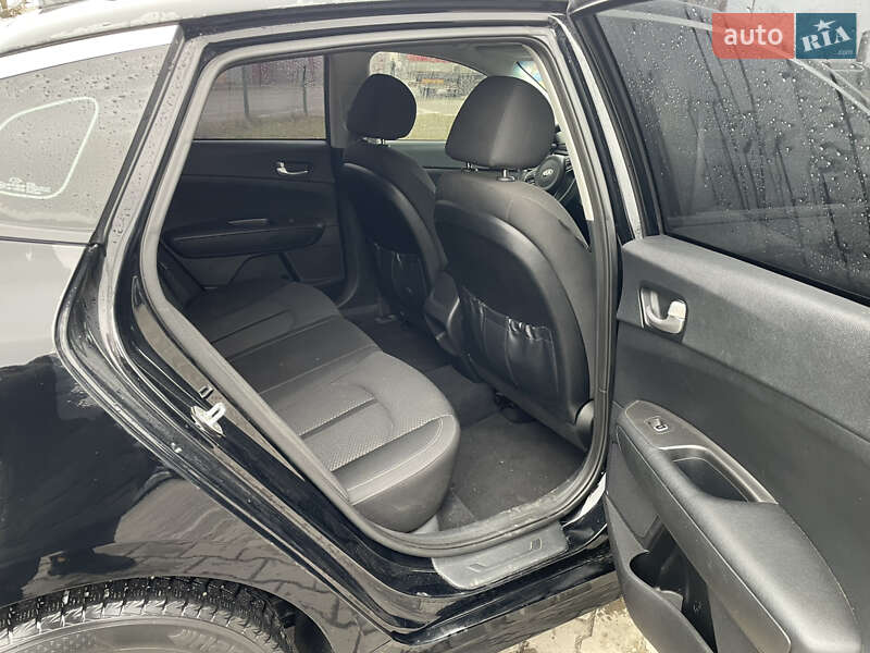 Седан Kia Optima 2016 в Василькові