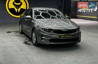 Седан Kia Optima 2016 в Черновцах