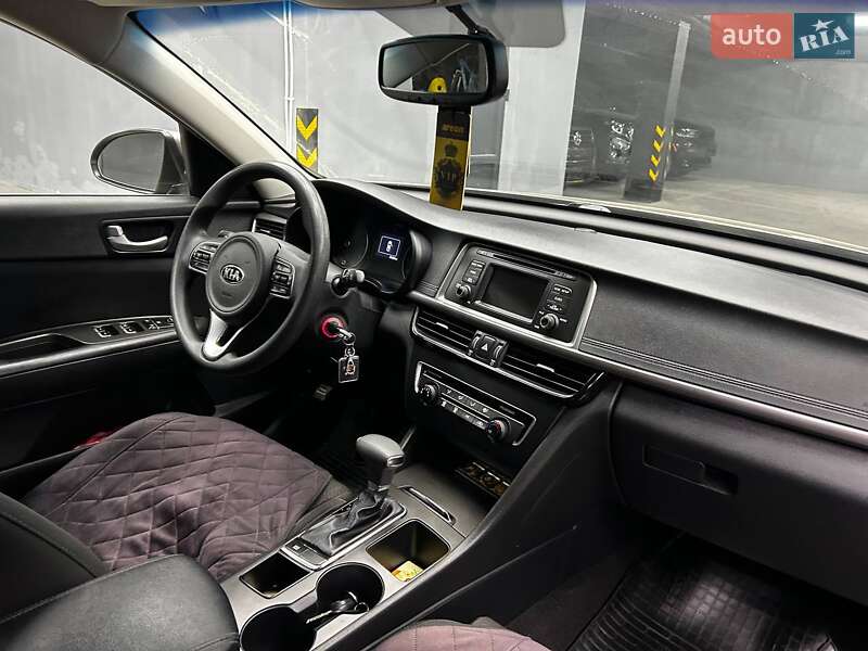 Седан Kia Optima 2016 в Черновцах