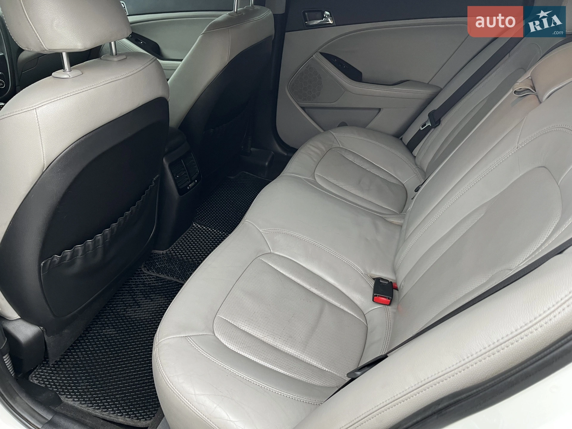 2011 Kia Optima - мініатюра 17