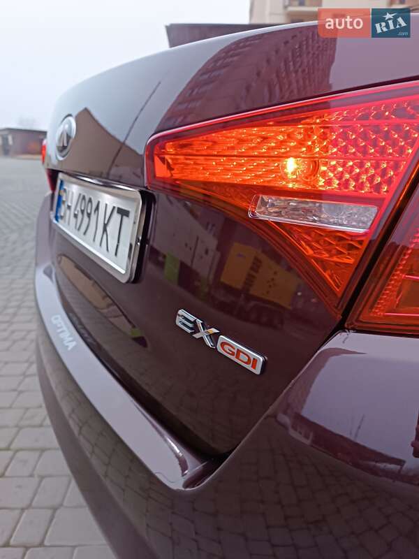 Седан Kia Optima 2012 в Одессе