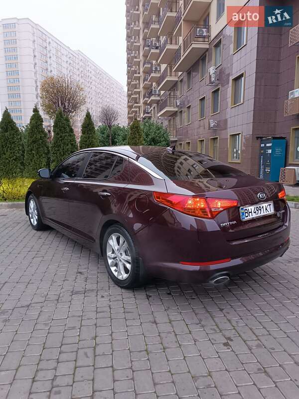 Седан Kia Optima 2012 в Одессе