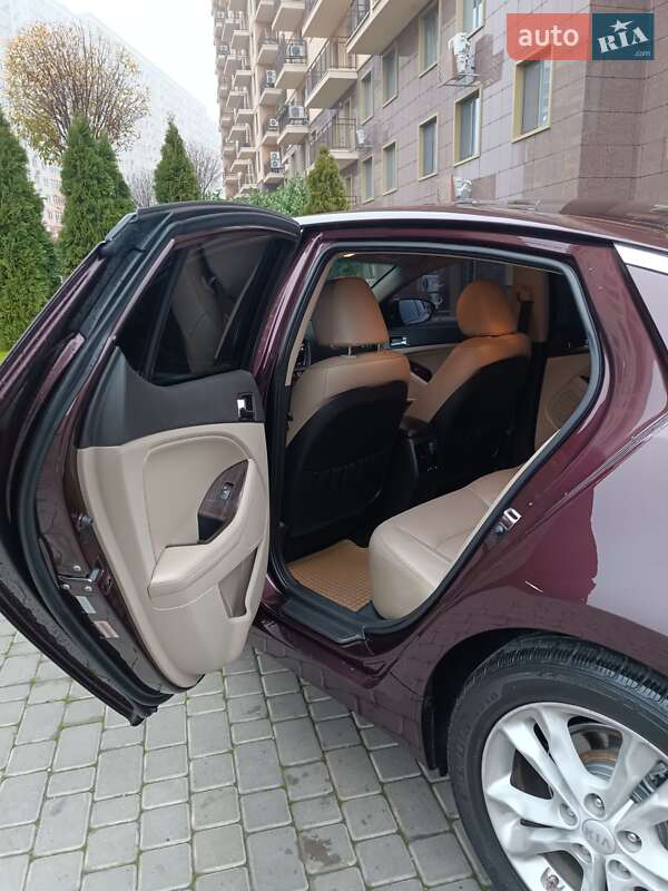 Седан Kia Optima 2012 в Одессе