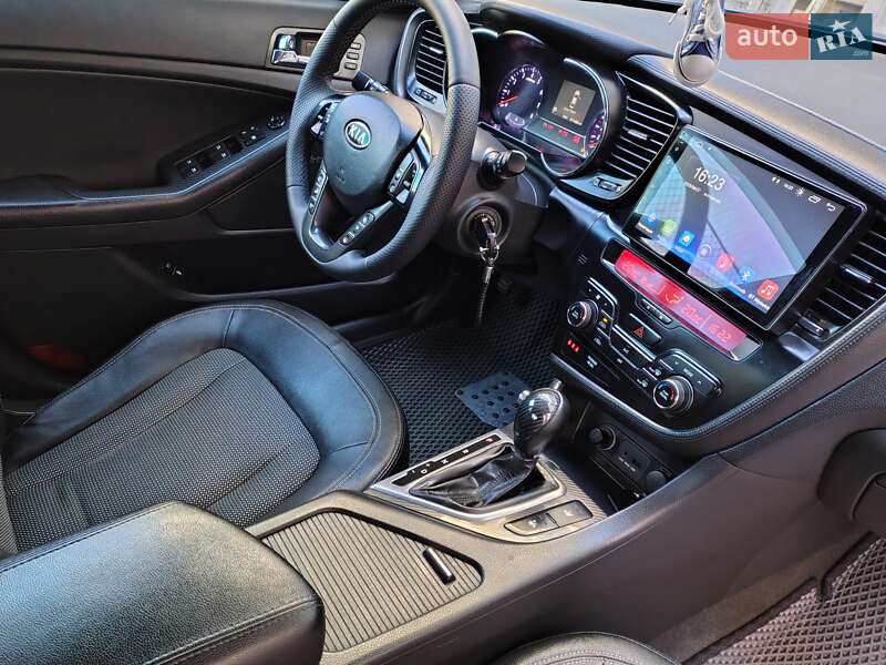 Седан Kia Optima 2012 в Запоріжжі
