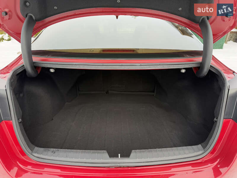 Седан Kia Optima 2013 в Борисполе