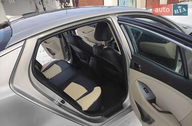 Седан Kia Optima 2014 в Василькове