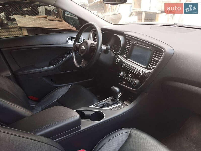 Седан Kia Optima 2015 в Чугуєві