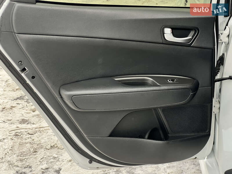 Седан Kia Optima 2016 в Киеве фото 40 Седан Kia Optima 2016 в Киеве