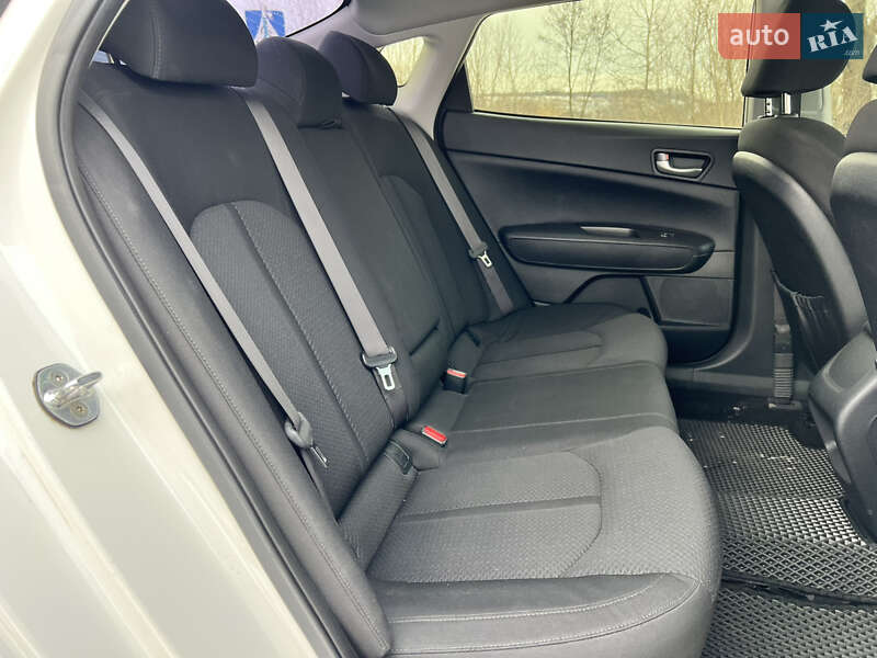 Седан Kia Optima 2016 в Киеве фото 50 Седан Kia Optima 2016 в Киеве