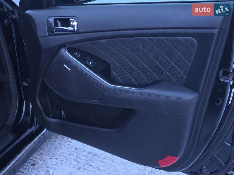 Седан Kia Optima 2014 в Тернополі