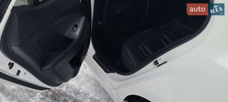 Седан Kia Optima 2011 в Синельниково