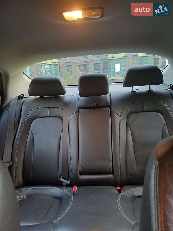 Седан Kia Optima 2012 в Киеве