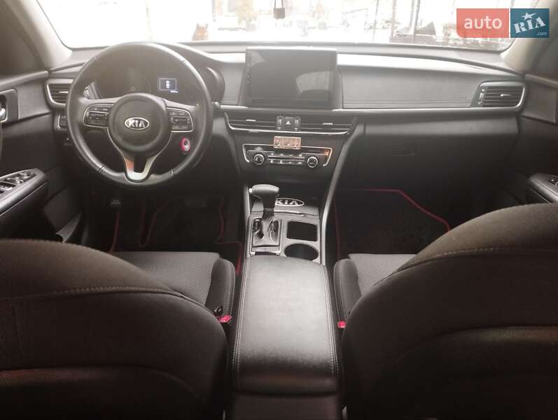 Седан Kia Optima 2016 в Черкассах