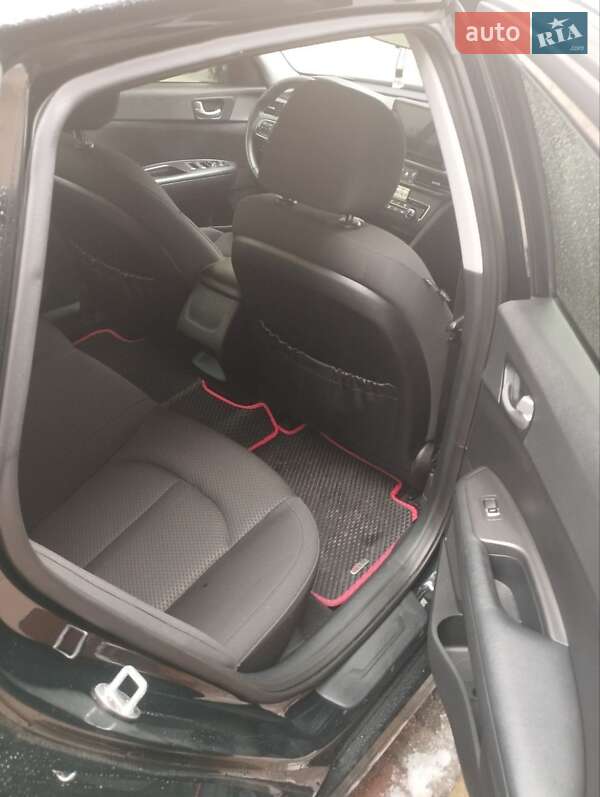 Седан Kia Optima 2016 в Черкассах