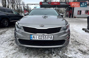 Седан Kia Optima 2017 в Киеве