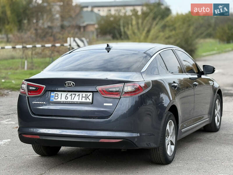 Седан Kia Optima 2015 в Кременчуге