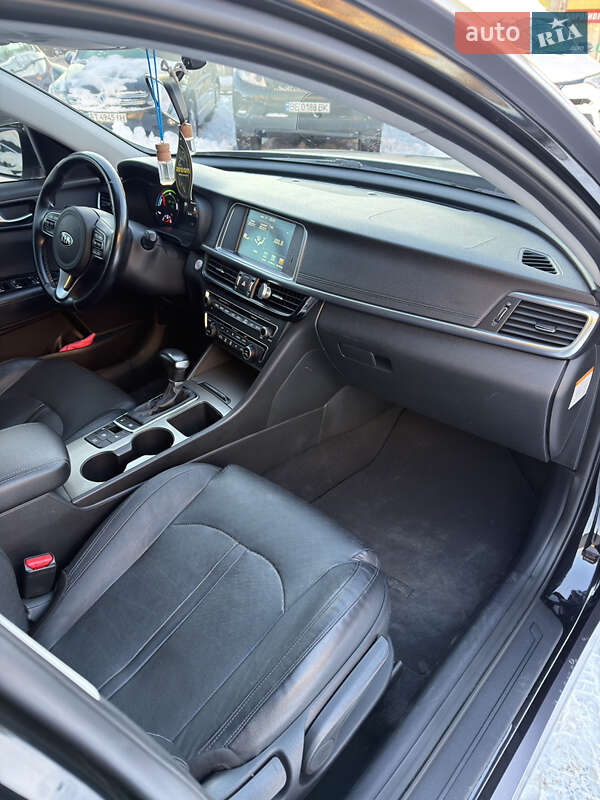 Седан Kia Optima 2017 в Ивано-Франковске