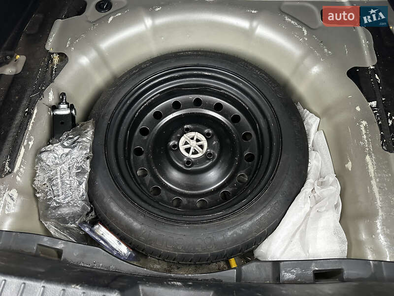 Седан Kia Optima 2011 в Харькове