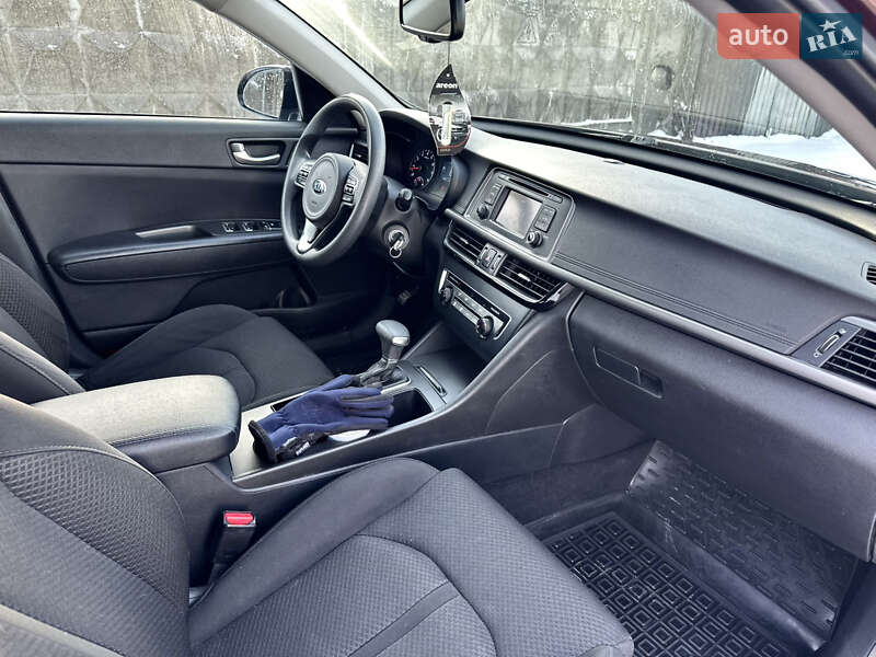 Седан Kia Optima 2016 в Киеве