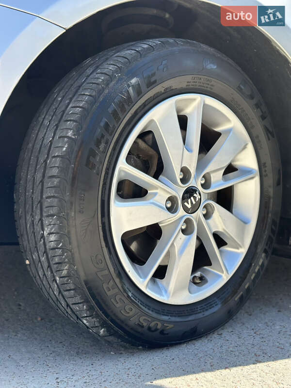 Седан Kia Optima 2016 в Киеве фото 8 Седан Kia Optima 2016 в Киеве