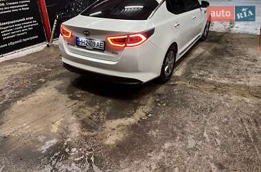 Седан Kia Optima 2015 в Апостолово