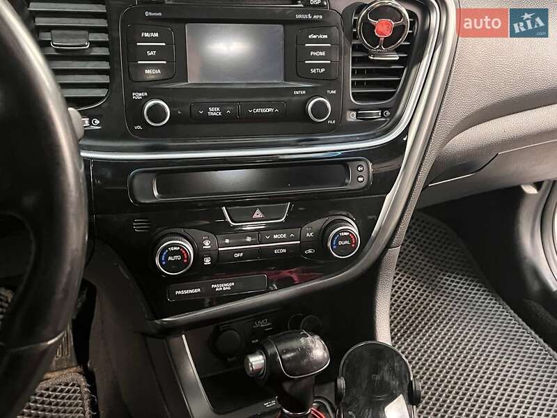 Седан Kia Optima 2015 в Апостолово