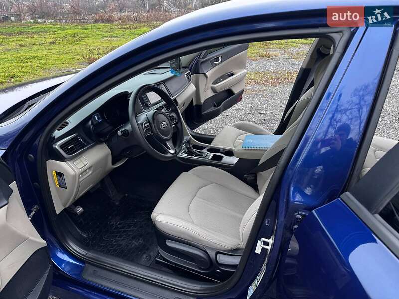 Седан Kia Optima 2016 в Козельщине