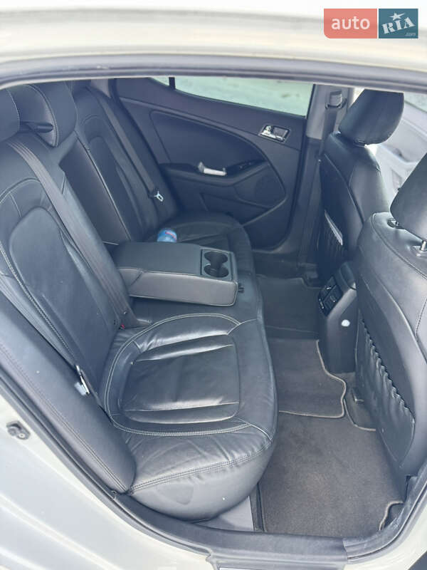 Седан Kia Optima 2011 в Киеве