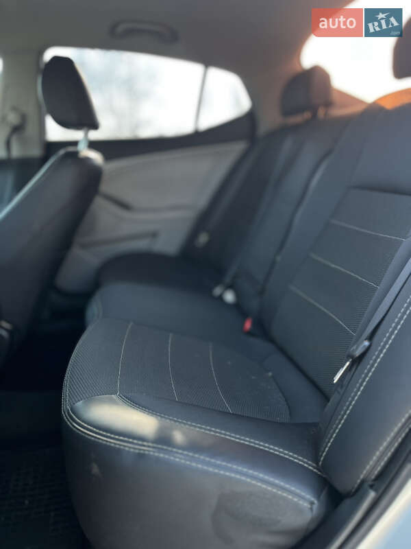 Седан Kia Optima 2012 в Николаеве