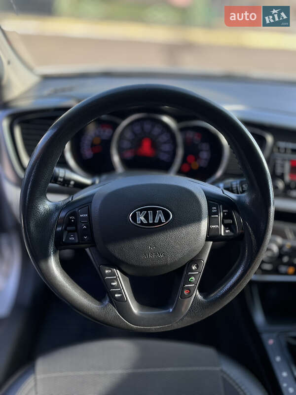 Седан Kia Optima 2012 в Николаеве