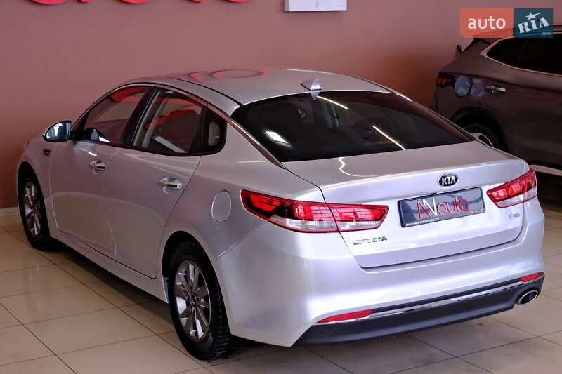 Седан Kia Optima 2016 в Одессе