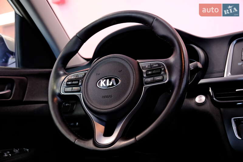 Седан Kia Optima 2016 в Одессе