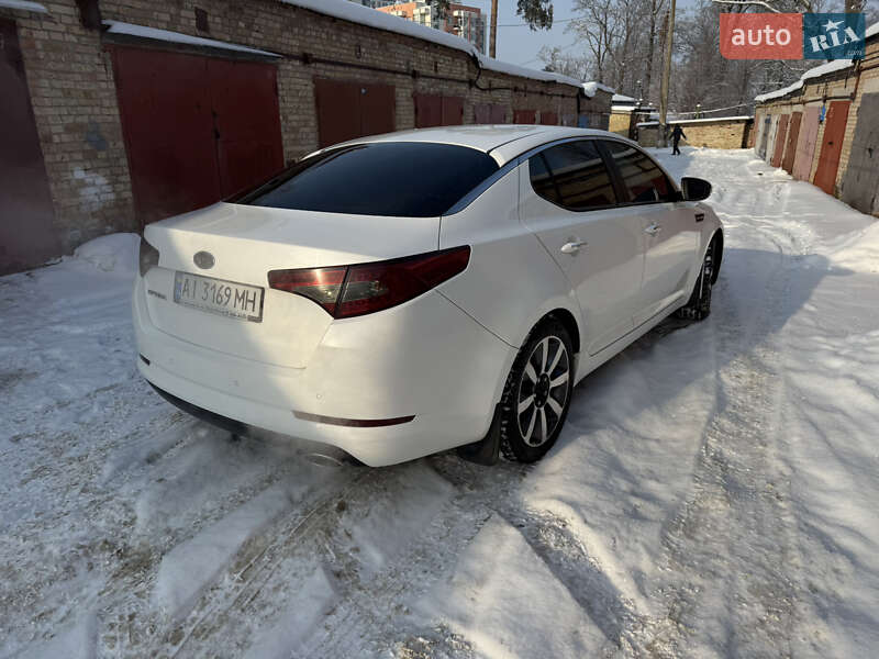 Седан Kia Optima 2012 в Ирпене