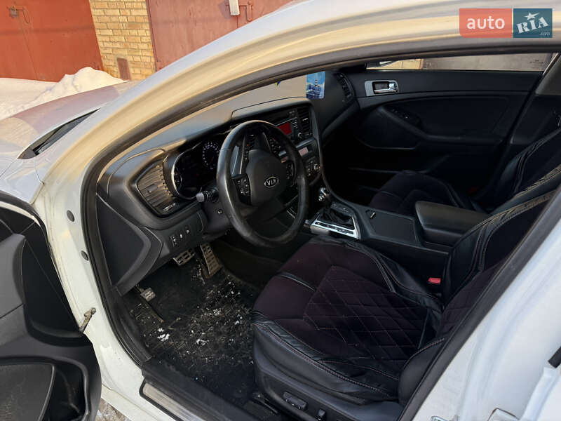 Седан Kia Optima 2012 в Ирпене