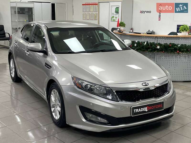 Седан Kia Optima 2013 в Киеве