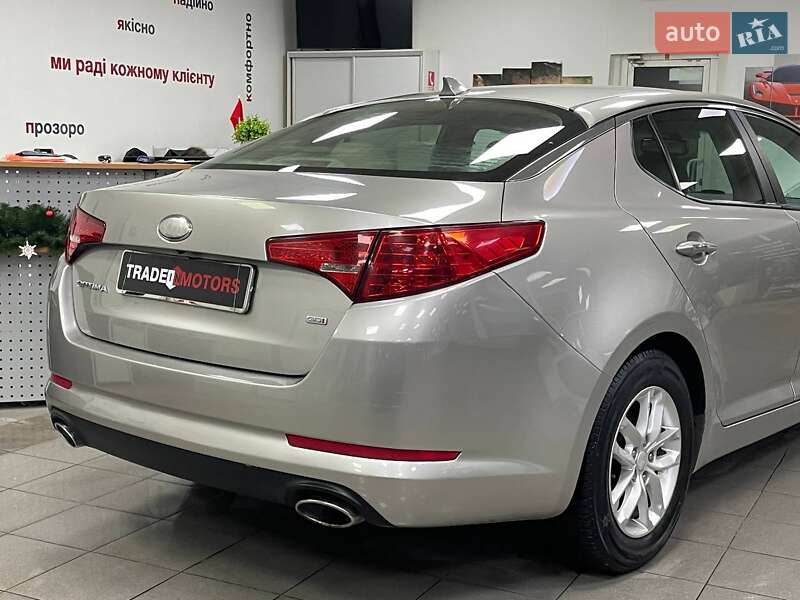 Седан Kia Optima 2013 в Киеве