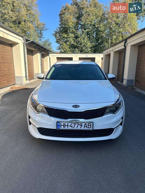Седан Kia Optima 2016 в Львове