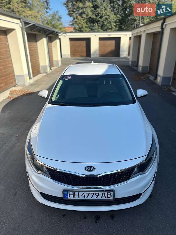 Седан Kia Optima 2016 в Львове