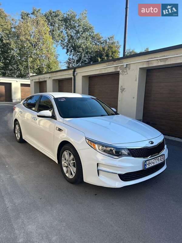 Седан Kia Optima 2016 в Львове