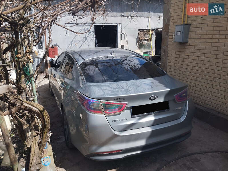 Седан Kia Optima 2015 в Чугуєві