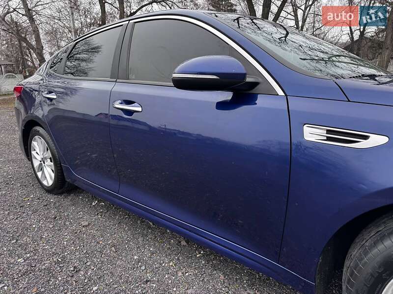 Седан Kia Optima 2016 в Козельщині