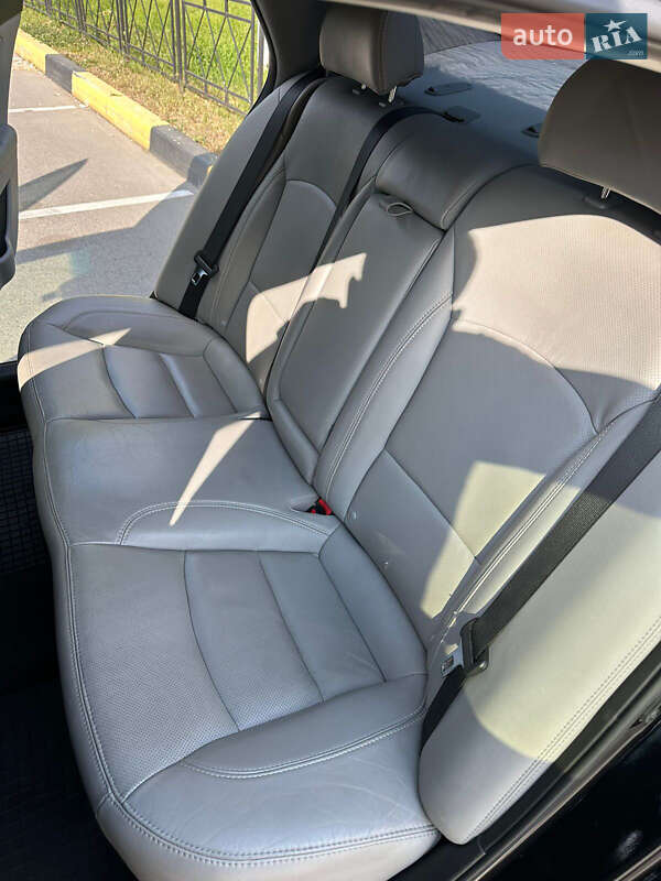 Седан Kia Optima 2013 в Ирпене